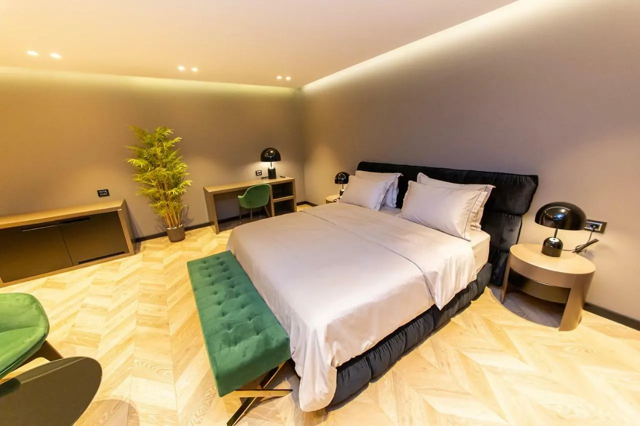 Hotel Unik Selitë e Vogël