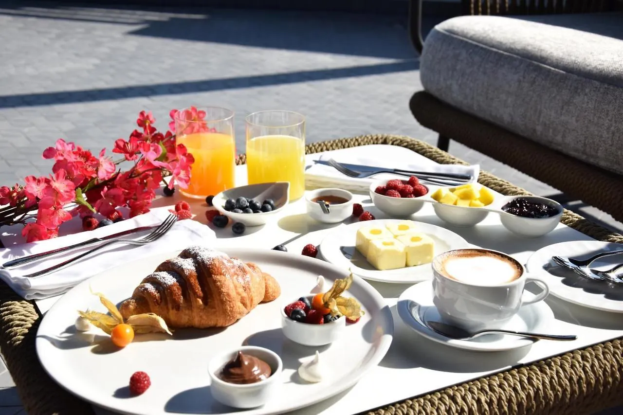 Hotel Unik Selitë e Vogël 4*,